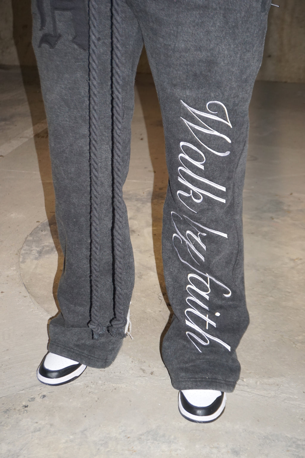 DOUBLE PORTION SWEAT PANTS