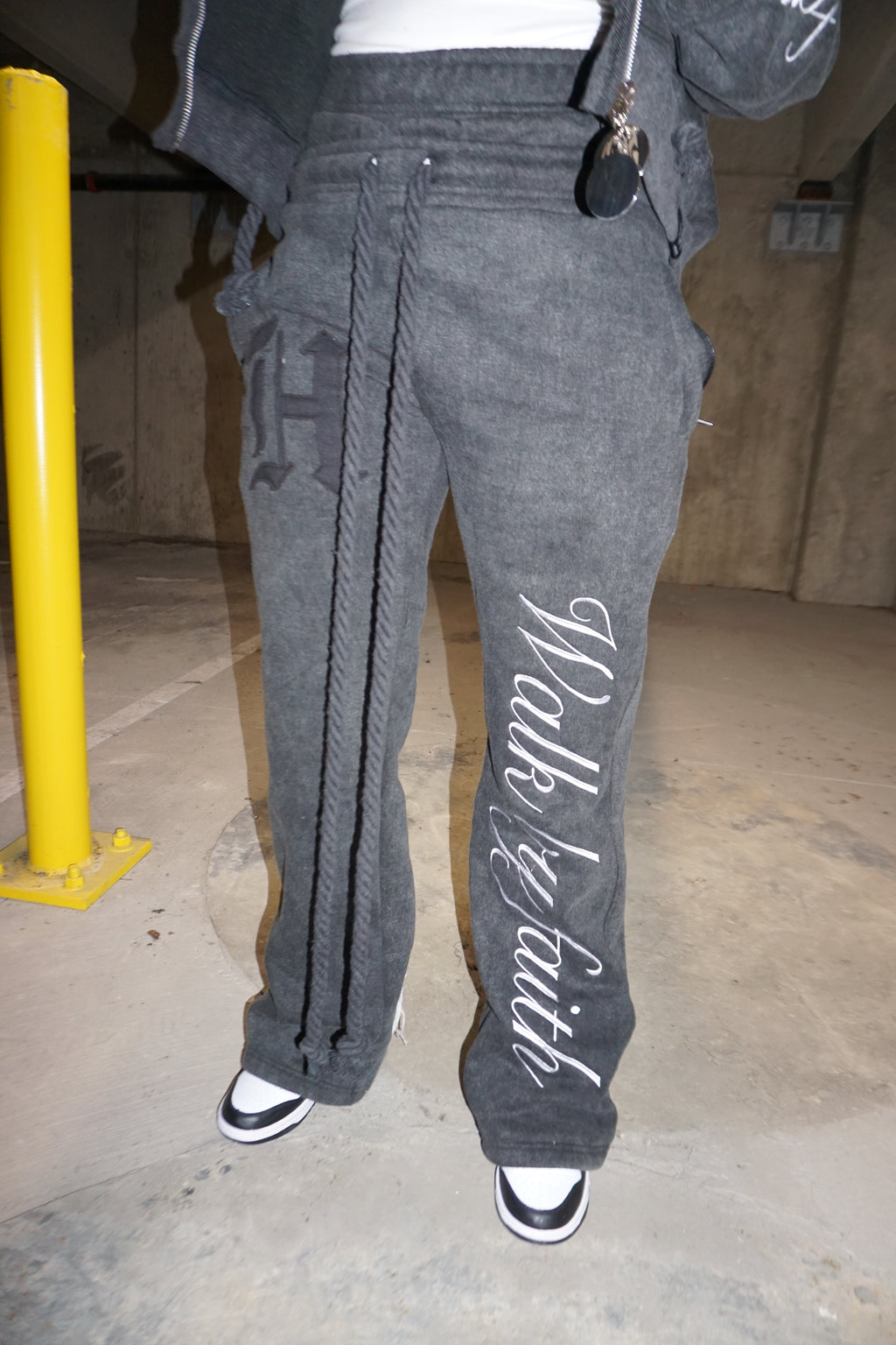 DOUBLE PORTION SWEAT PANTS