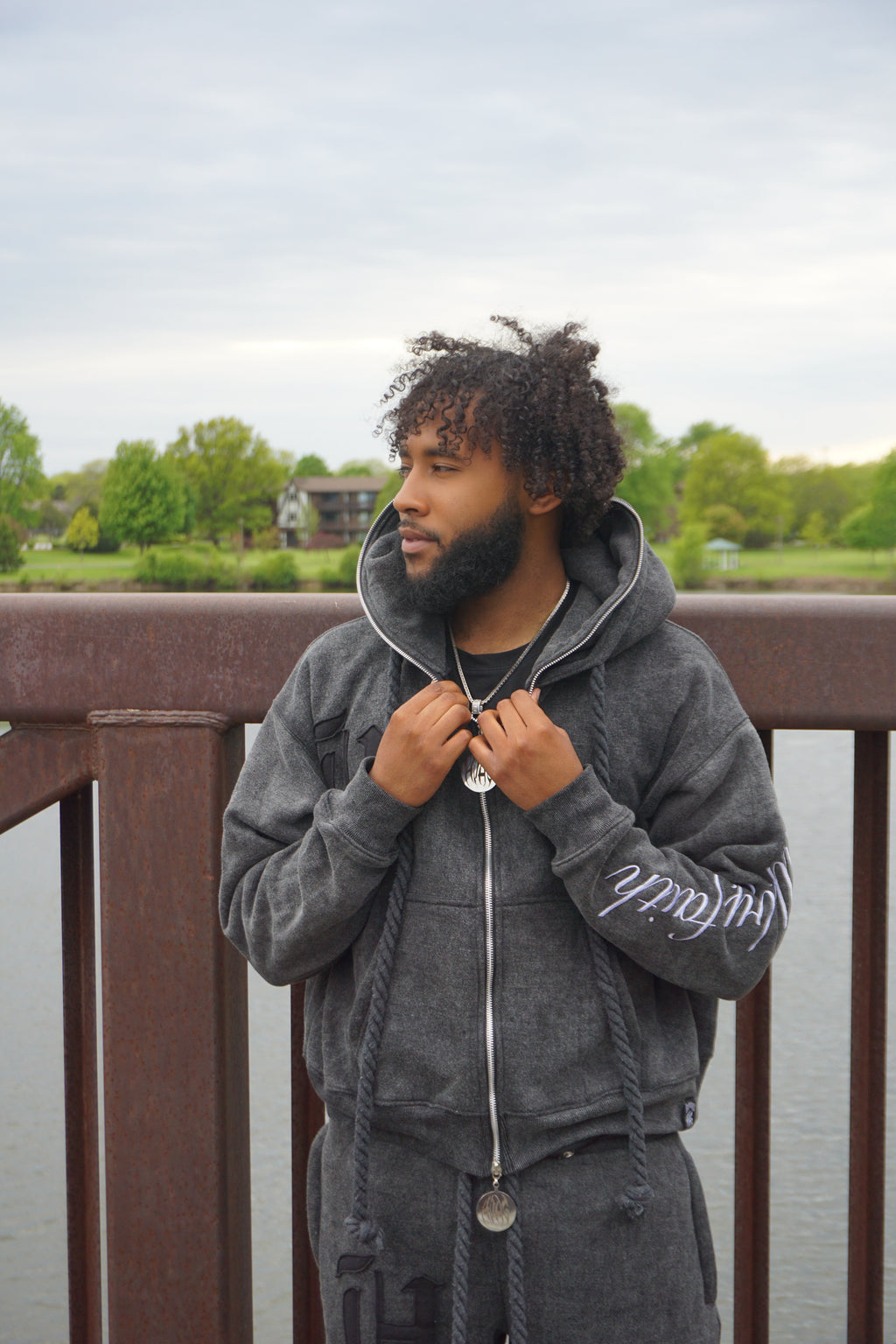 DOUBLE PORTION ZIP UP
