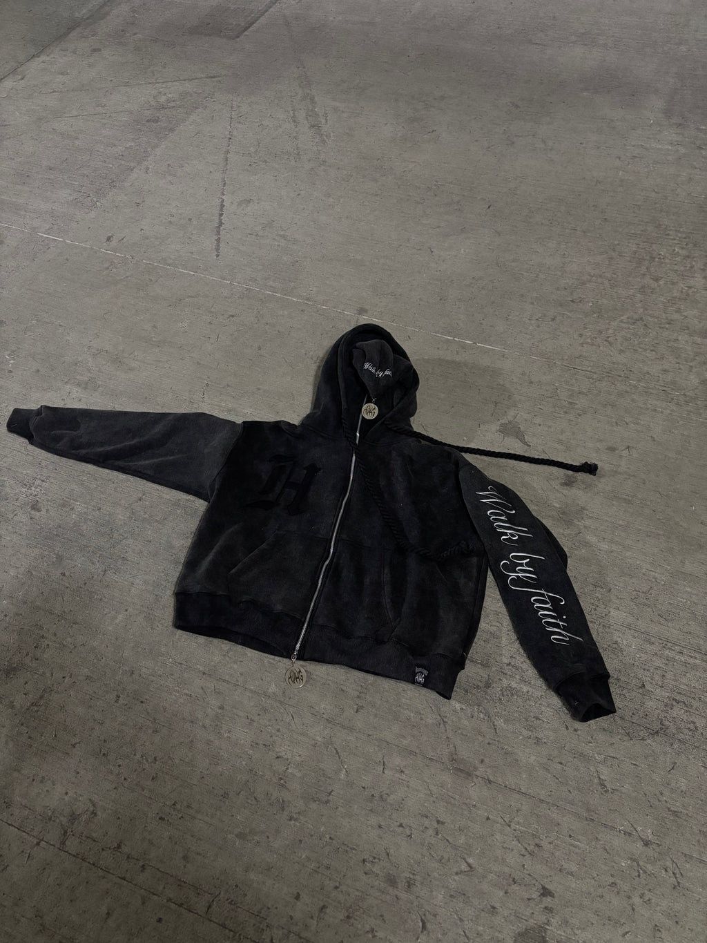 DOUBLE PORTION ZIP UP