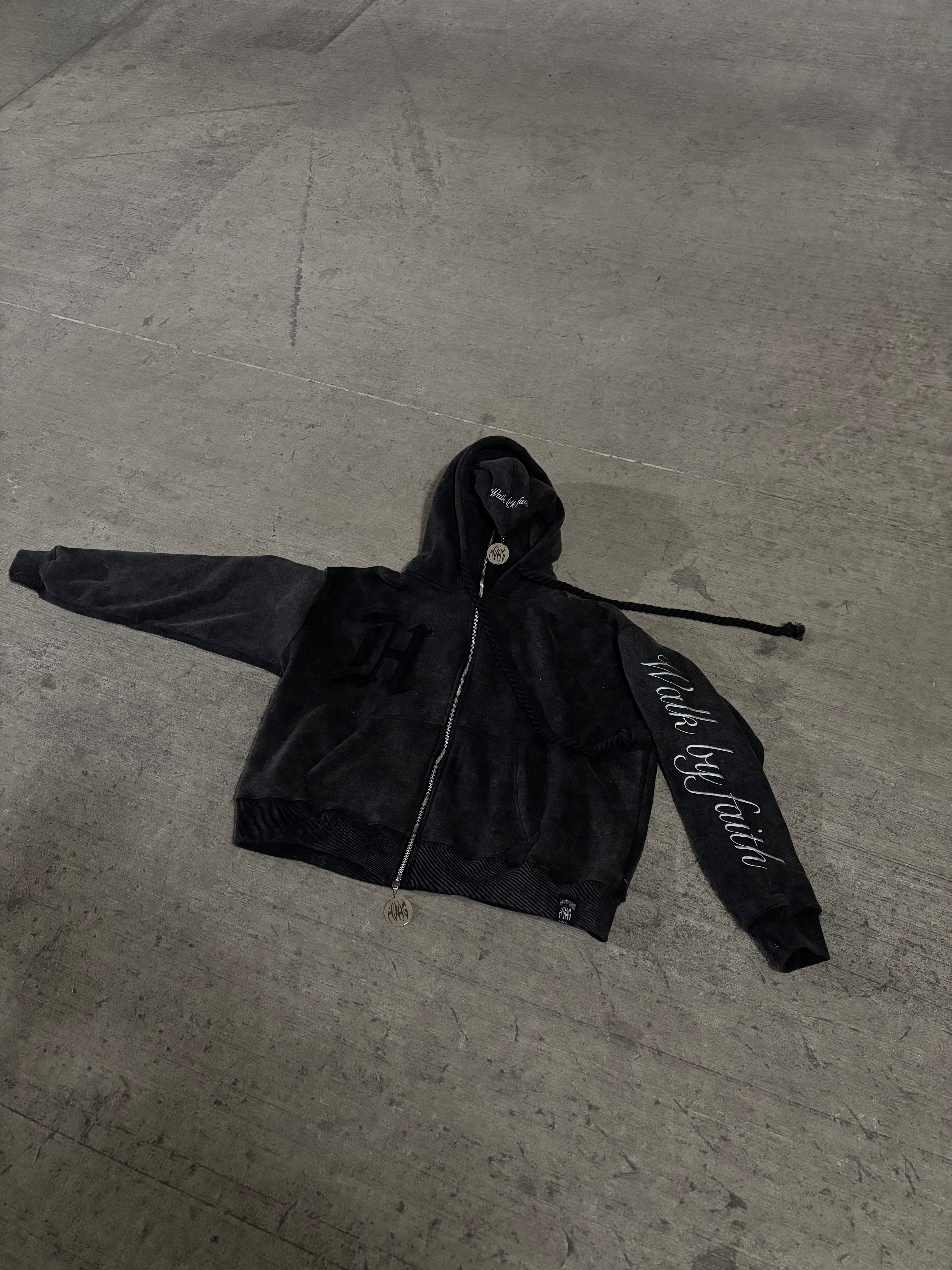 DOUBLE PORTION ZIP UP